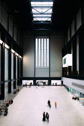 Dentro de Tate Modern