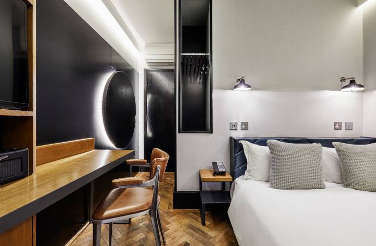 Book Hotel Rooms in Shoreditch | The Hoxton, Shoreditch