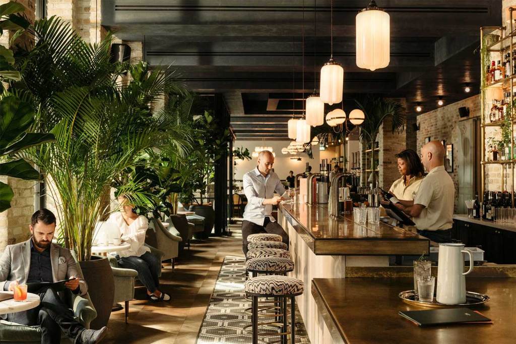Bar im Southwark Hotel