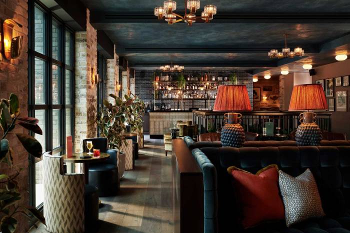 Southwark mezzanine floor and bar