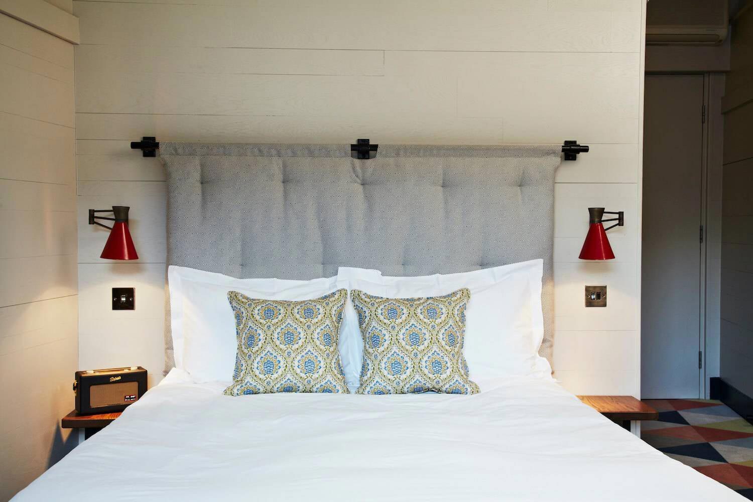 Book Hotel Rooms in Shoreditch | The Hoxton, Shoreditch