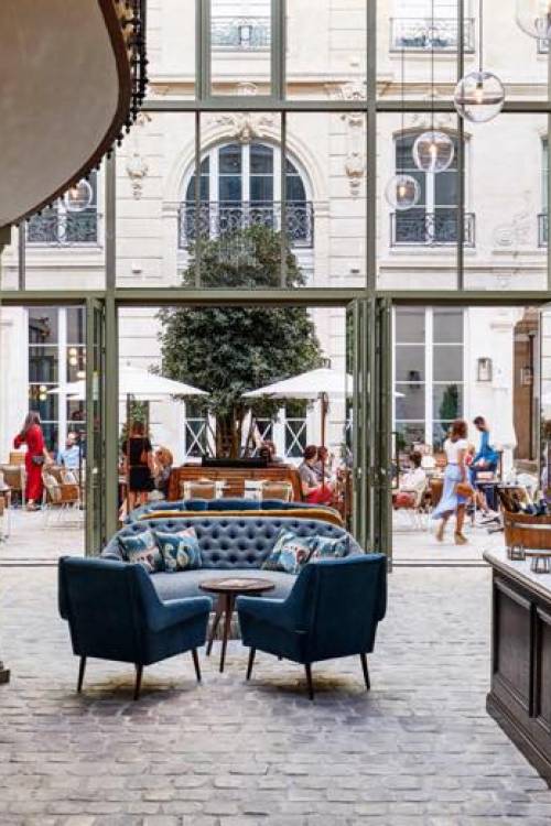 Area della lobby e cortile di The Hoxton, Parigi