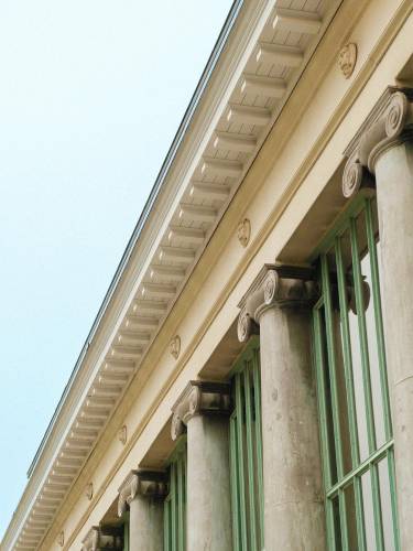 Pillared facade of the Botanique.