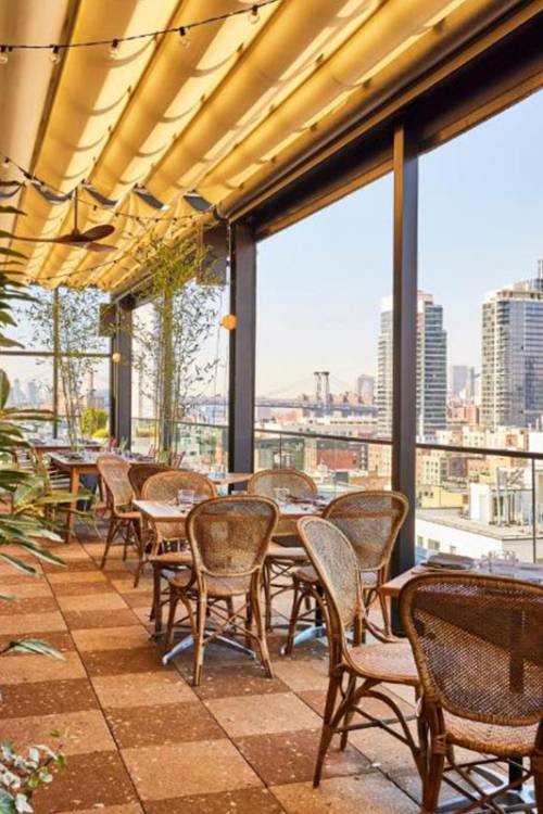 Il ristorante sul tetto di The Hoxton Williamsburg, New York, Brooklyn.
